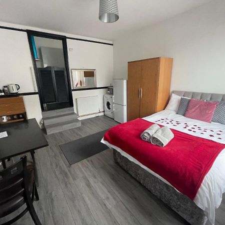 Modern Studio With Free Parking Near Sea-Station-Shops Appartement Hove Buitenkant foto