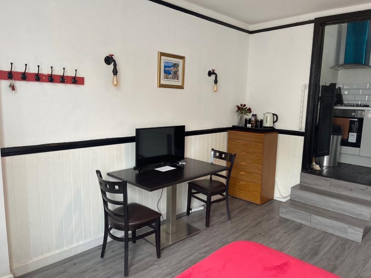 Modern Studio With Free Parking Near Sea-Station-Shops Appartement Hove Buitenkant foto